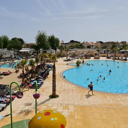 Les Sables Du Midi 4 Campsite *